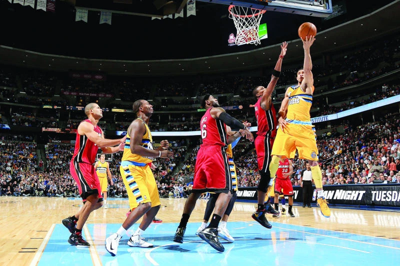 Felton helps Knicks stay undefeated
; Heat breaks Denver duck