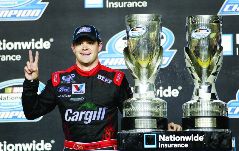 Stenhouse captures consecutive Nationwide titles