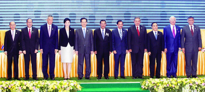 ASEAN leaders sign controversial rights pact