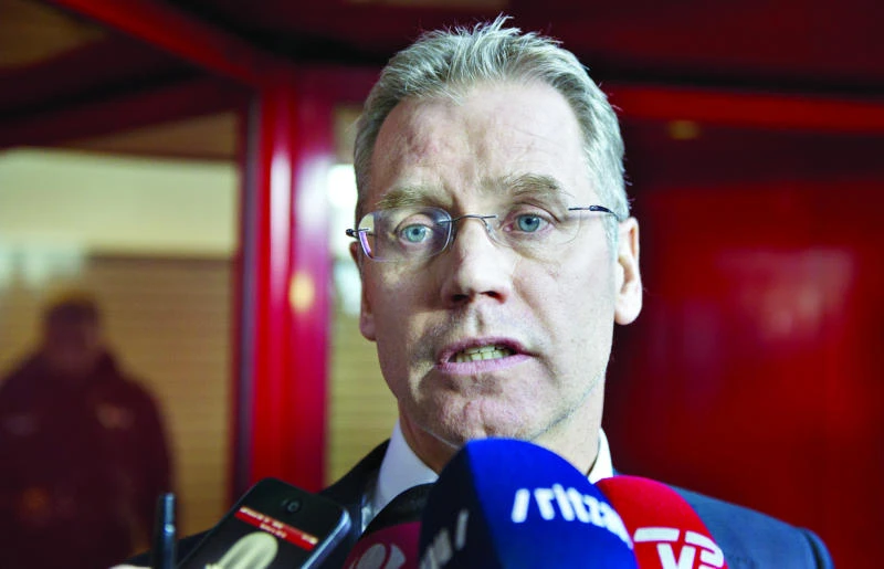 SAS aims for final union deal in survival fight