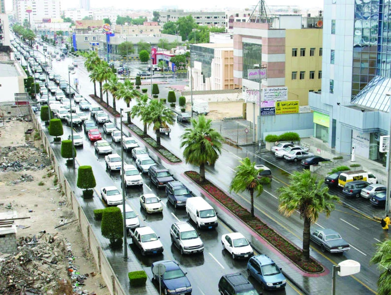 One dead as heavy rains lash Makkah, Eastern Province