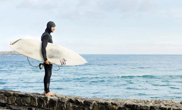 Riding out the crisis on Spanish surf