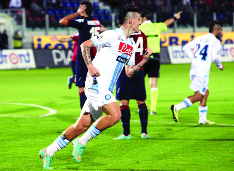 Napoli moves up to second, Inter stumbles