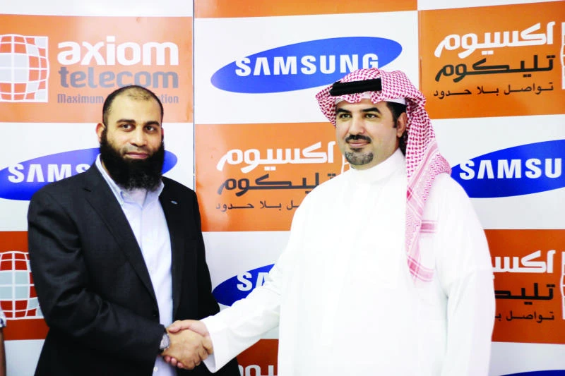 Axiom exclusively sells Samsung Galaxy S3 Mini and camera
