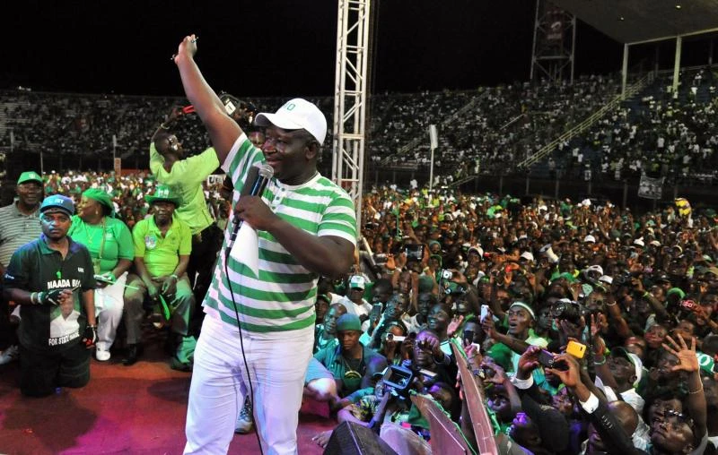 Sierra Leone votes peacefully