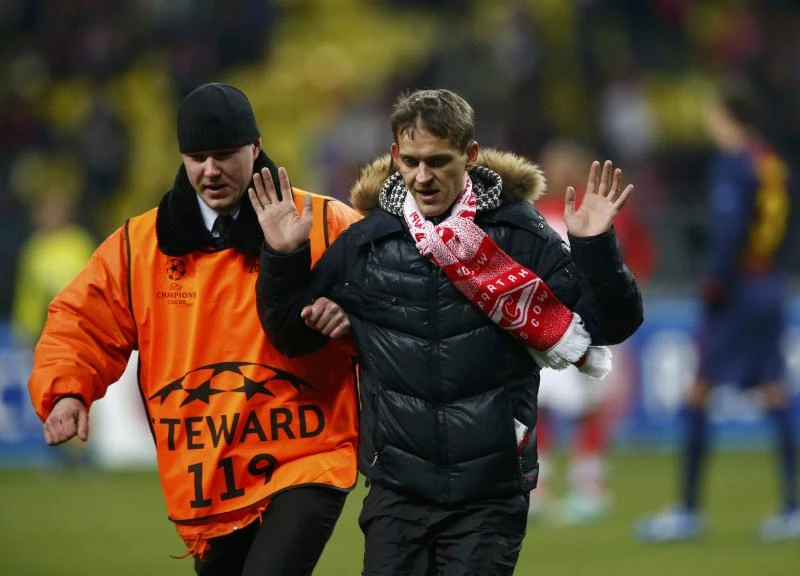 Russia arrests dozens at Barca-Spartak clash