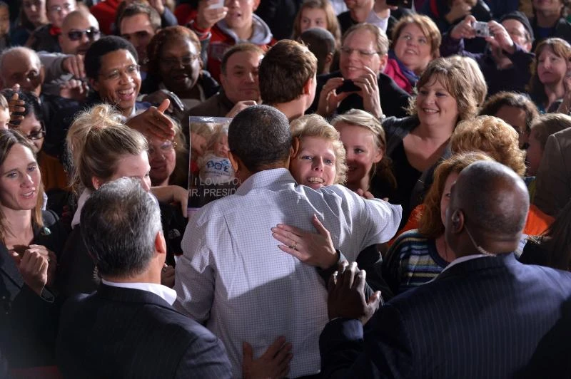 Obama, Romney look for edge as campaign nears end