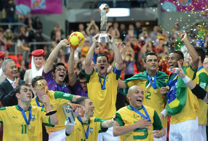 Last-gasp Brazil break Spanish hearts in final