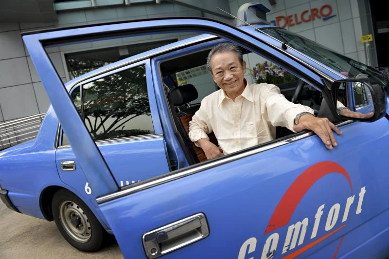 Singapore cabbie returns $900,000 to Thai couple