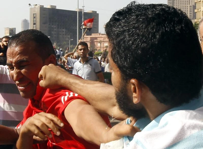 Egypt Islamists occupy Coptic church land for prayers