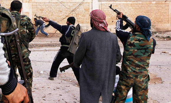Syria warplanes strike near Iraq border, clashes near Turkey