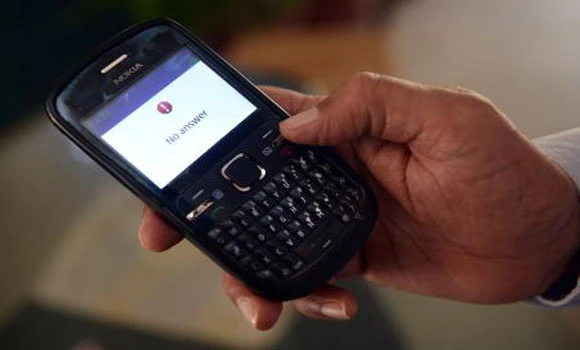 Pakistan suspends mobile service over security fears