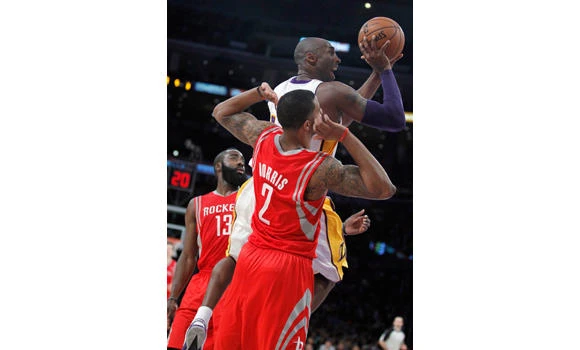 Bryant, Lakers shoot down Rockets