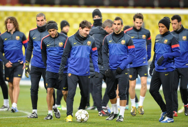 Barca looks to bounce back in Champions League