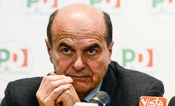 Italy leftist PM candidate Bersani tops opinion poll, Monti 2nd