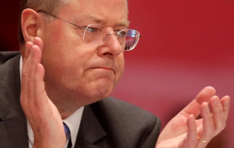 Merkel rival fires up party faithful for election battle