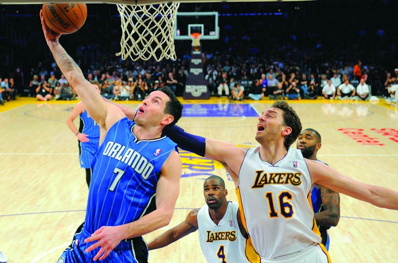 Orlando beats Howard’s Lakers in reunion