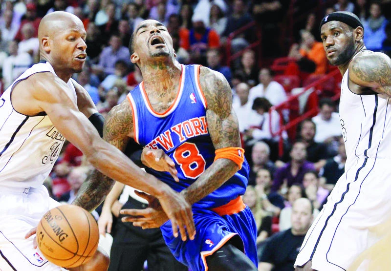 Knicks dominate struggling Heat