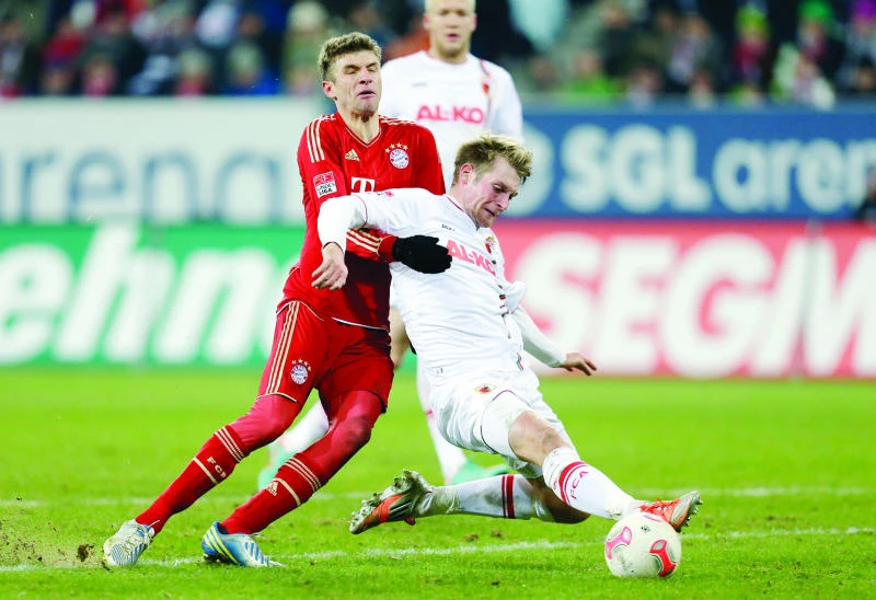 Comfortable Bayern cruises; Dortmund slips