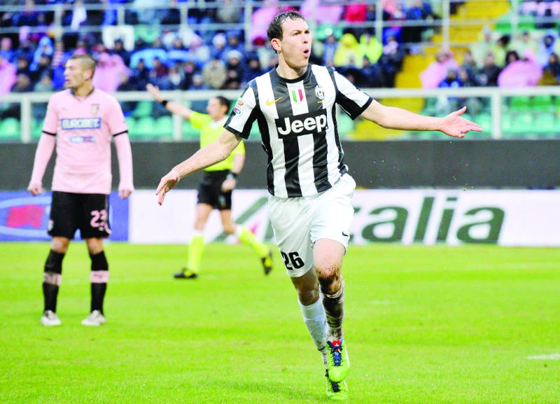 Juve survives Palermo battle as Milan routs Torino
