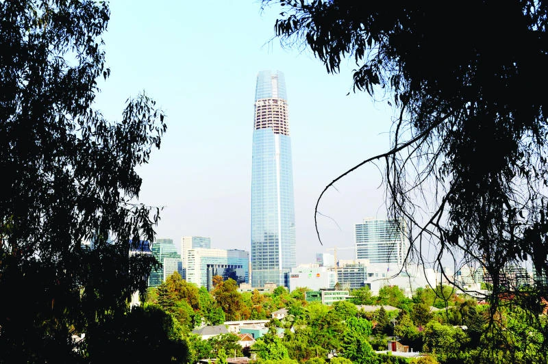 Controversial skyscraper alters Chile capital skyline