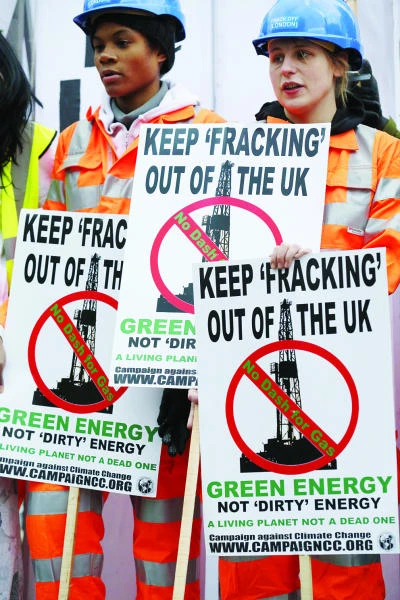UK lifts ban on shale gas extraction plan