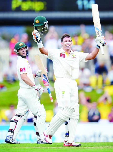 Aussies strike after Hussey-led declaration