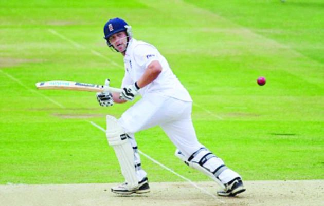 England poised for Test series win
