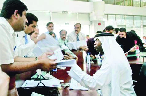 Expats seek fair work contracts