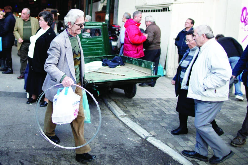 Greeks flock to informal work as recession deepens