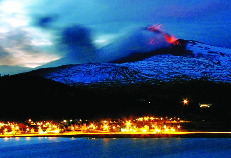 Chile keeps red alert for Copahue volcano