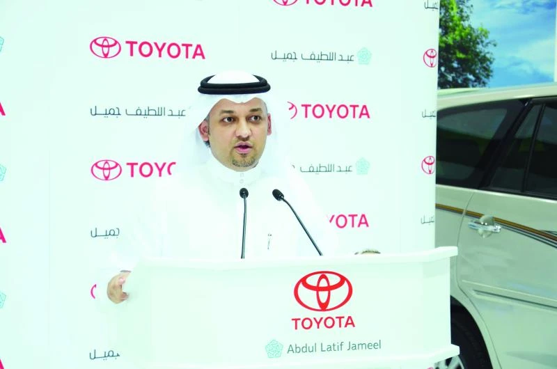 ALJ-Toyota previews new Avalon, Rav 4 at SIMS