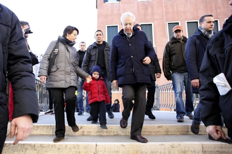 Italy upbeat at end of 2012 after year of market tension