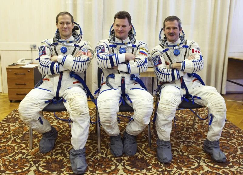 Soyuz put in place for mission to space station