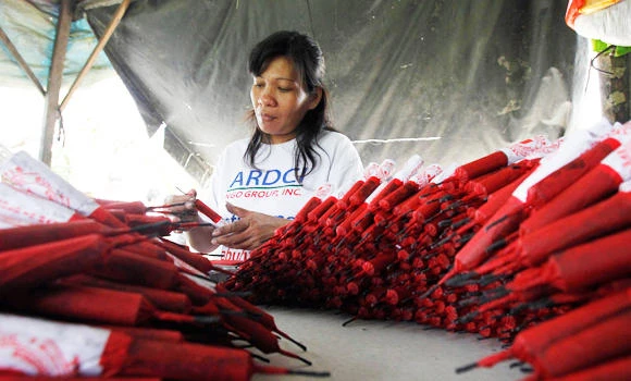 Philippines braces for bloody New Year revelry