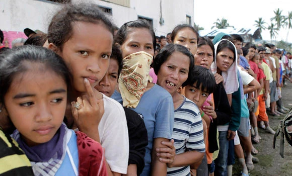 Over 400 dead, many homeless in Philippines typhoon
