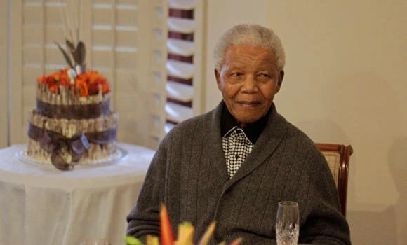South African president visits Mandela in hospital