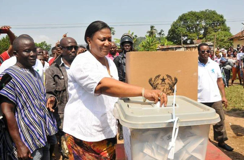 Tight race in Ghana election as votes are counted