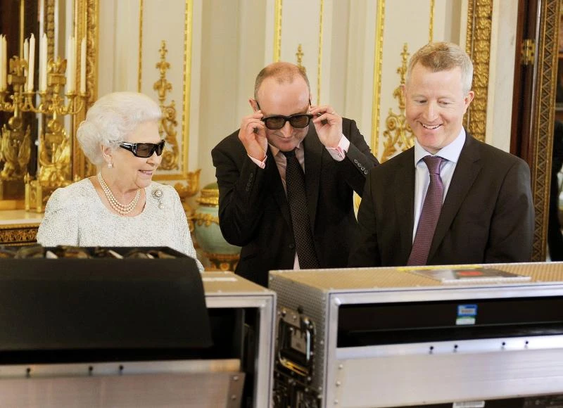 Queen Elizabeth goes 3D for Olympics tribute