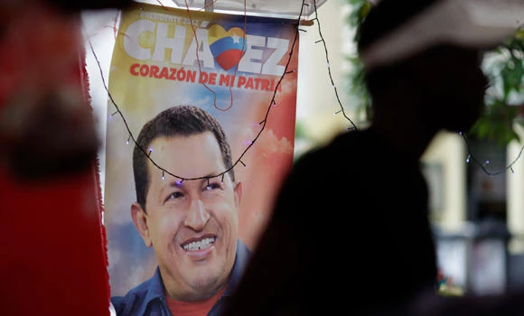 Chavez suffers new complications in cancer fight