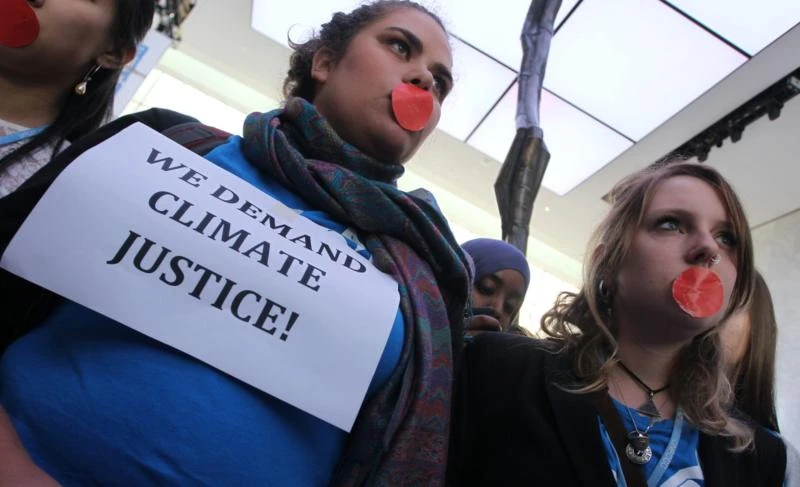 Troubled UN climate talks stall on final day