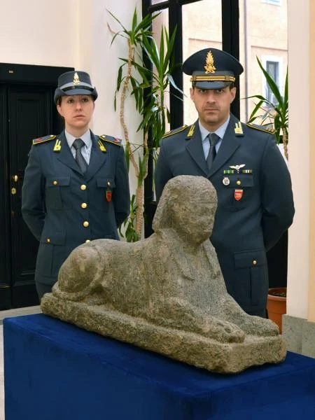 Police save ancient Egyptian sculpture in Italy