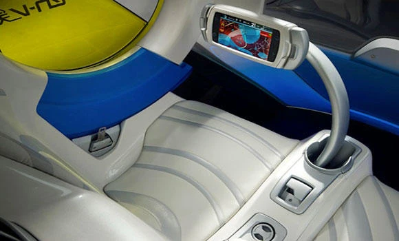 Robotic ‘traffic cop’ for driverless cars of future