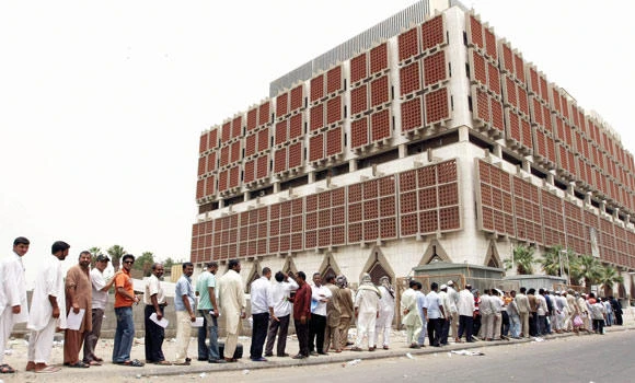 Businessmen offer to resolve expat fee issue