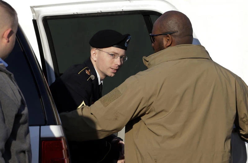 WikiLeaks suspect tells court of his despair in ‘cage’