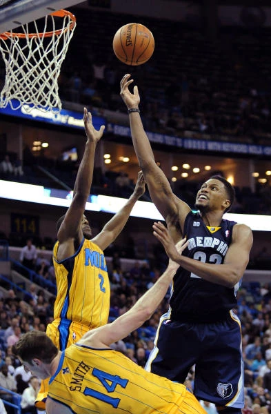 Gay leads Grizzlies past Hornets