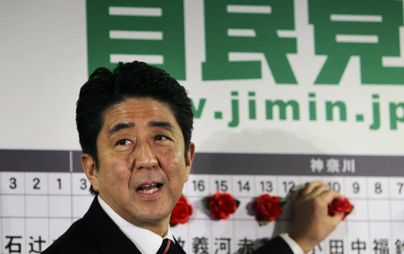 Japan conservatives win in polls
