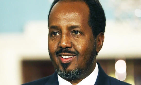 Suicide bomber kills 2 near Somali presidential palace