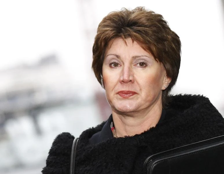 British detective offered leaks for payment, trial hears