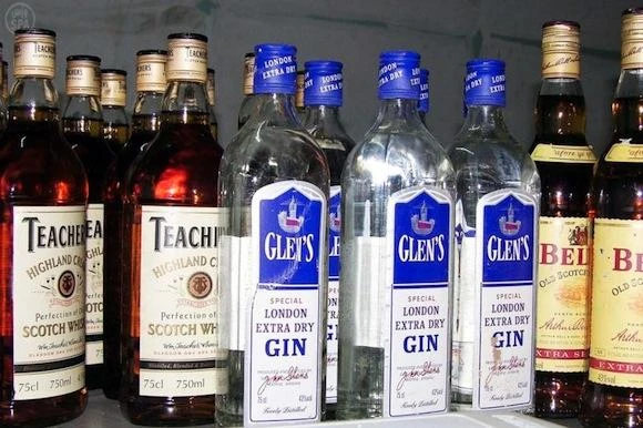 Guards seize smuggled weapons, liquor and narcotics